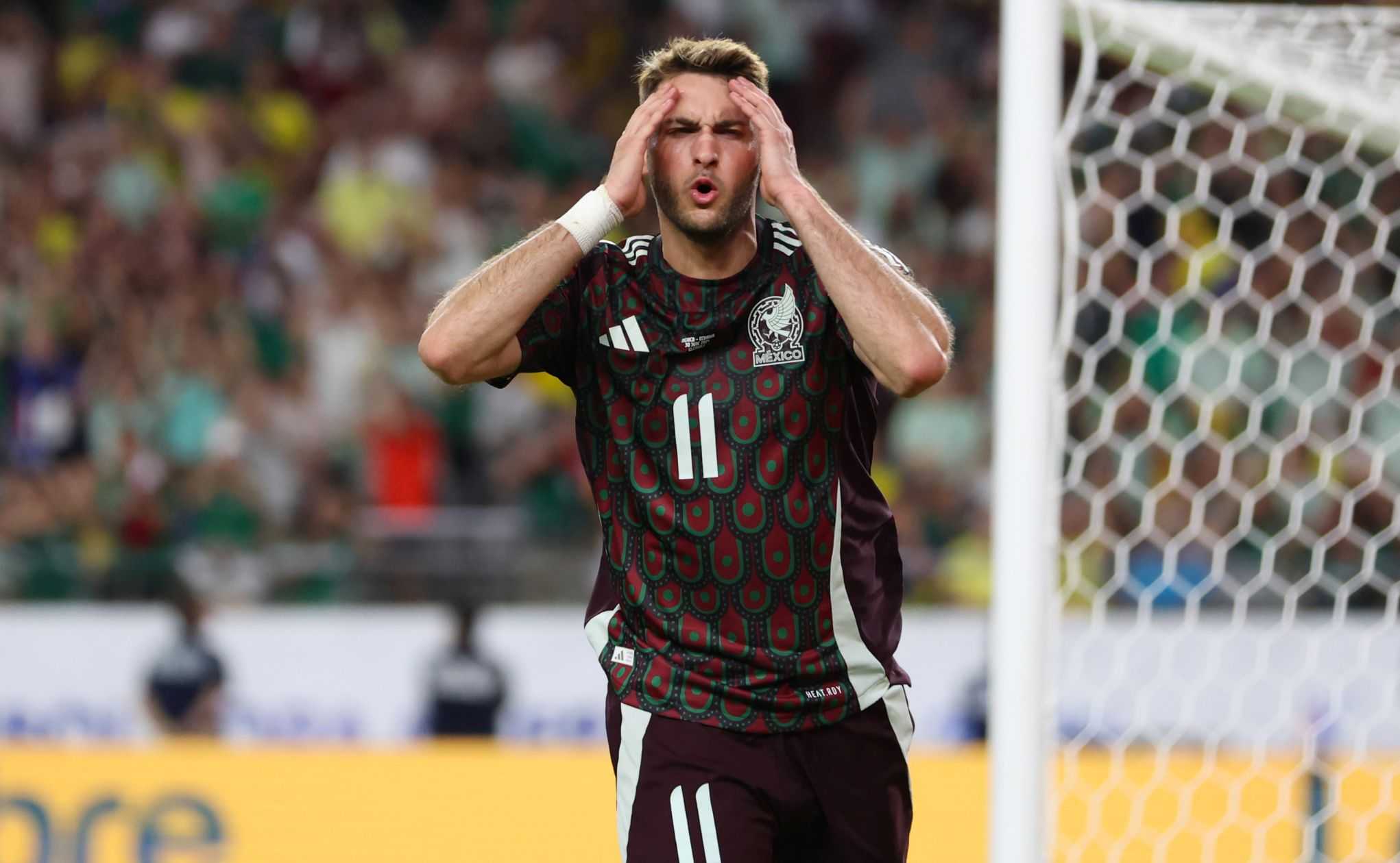 Гол Хименеса отменен VAR в матче Мексики на Золотом Кубке